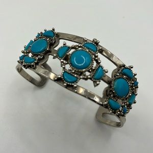 SOUTHWESTERN FAUX TURQUOISE BEADED SILVER TONE CUFF BRACELET